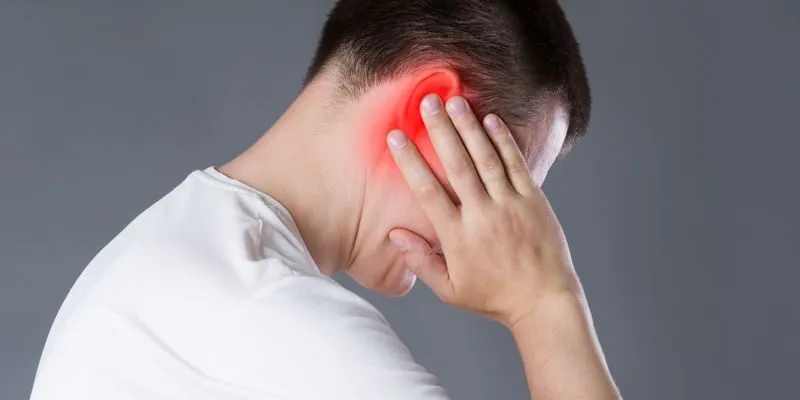 triệu chứng ù tai