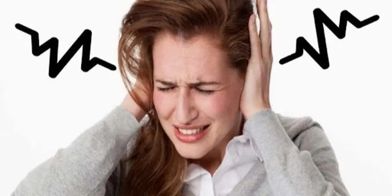 triệu chứng ù tai